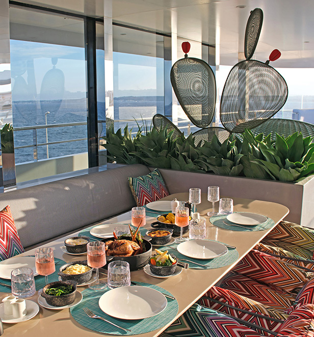 Emerald Sakara Aqua Cafe